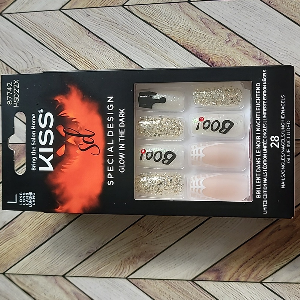 New Kiss Halloween Glue on Nails Limited Edition Boo Long Length